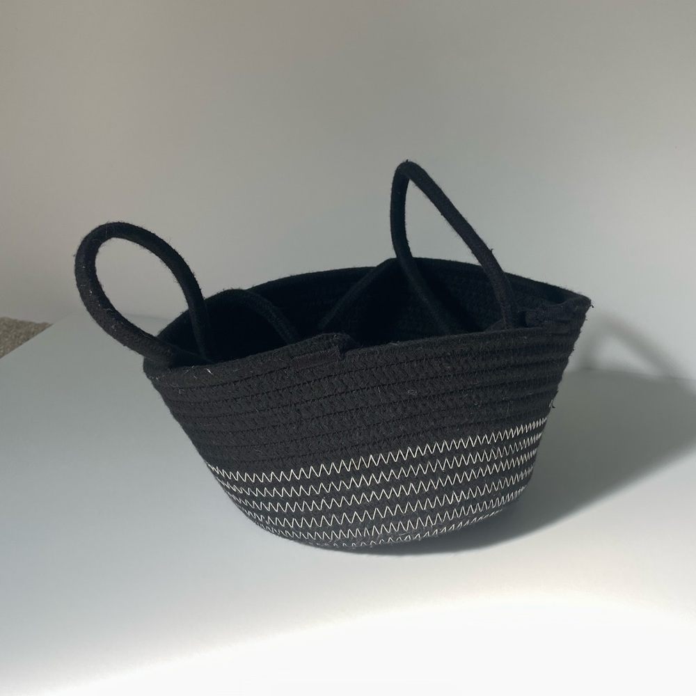 Hanging Rope Basket 4x9in